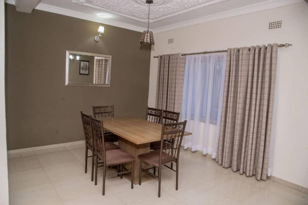 Royal Suites Apartments Lusaka Exterior foto